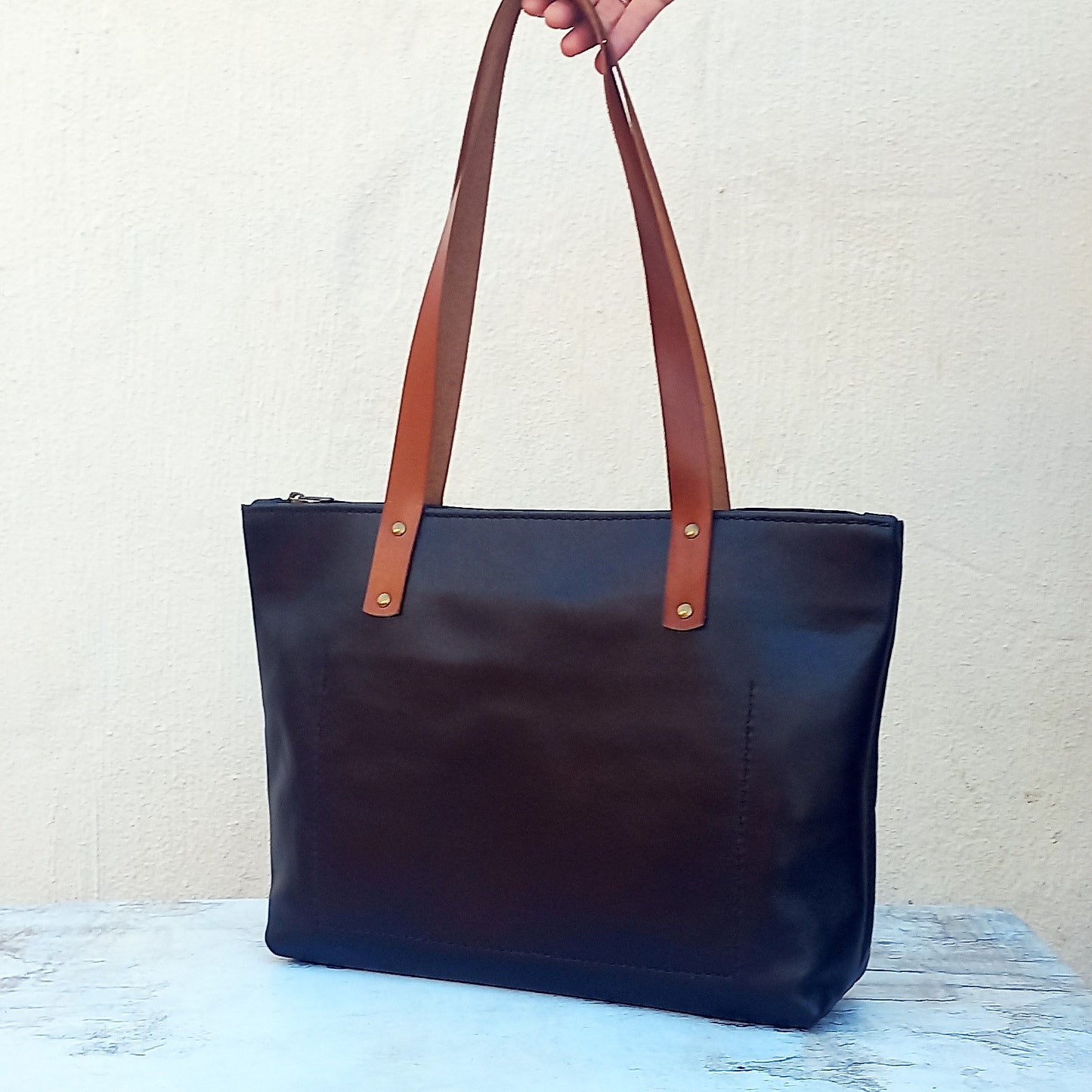 The Mia Shopper - Black