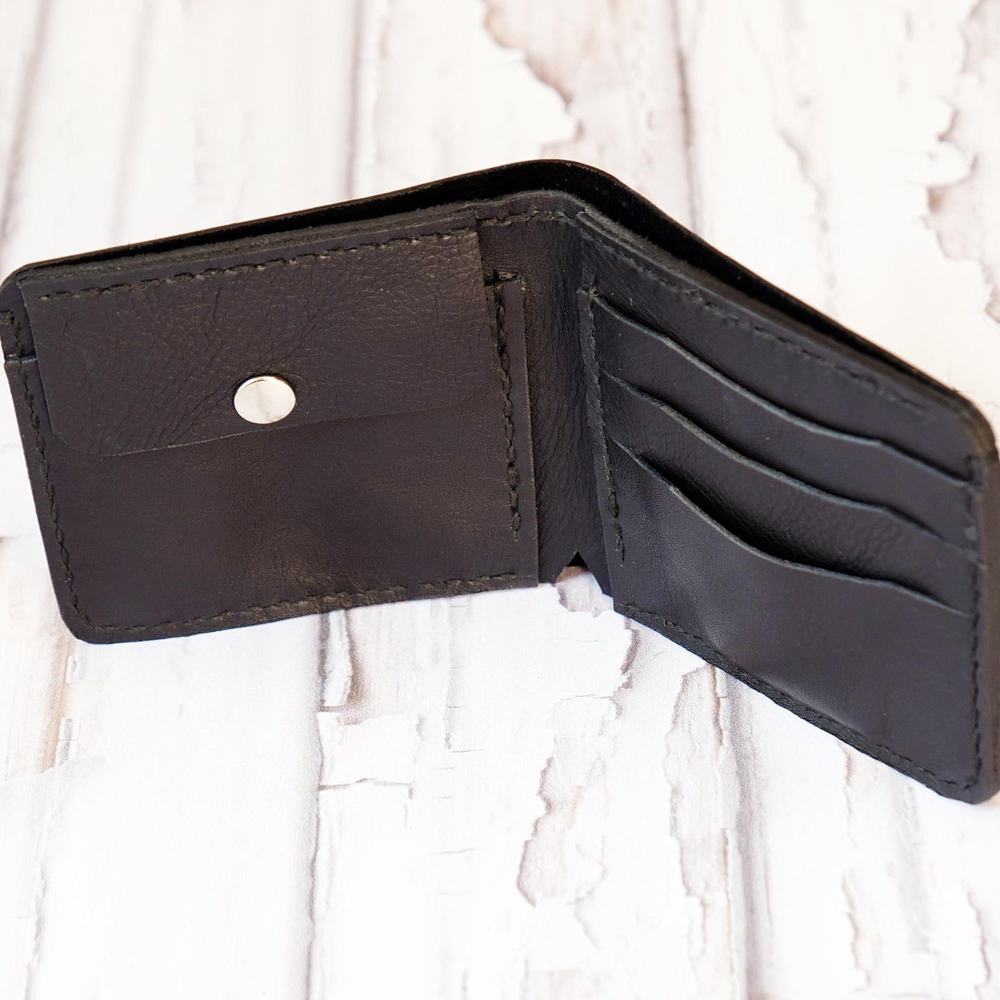 Bi Fold wallet black inside