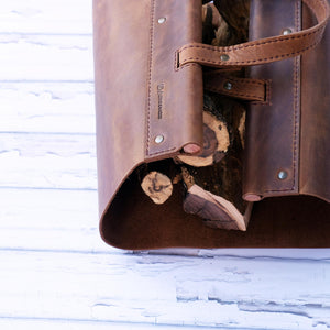 Leather log carrier detail