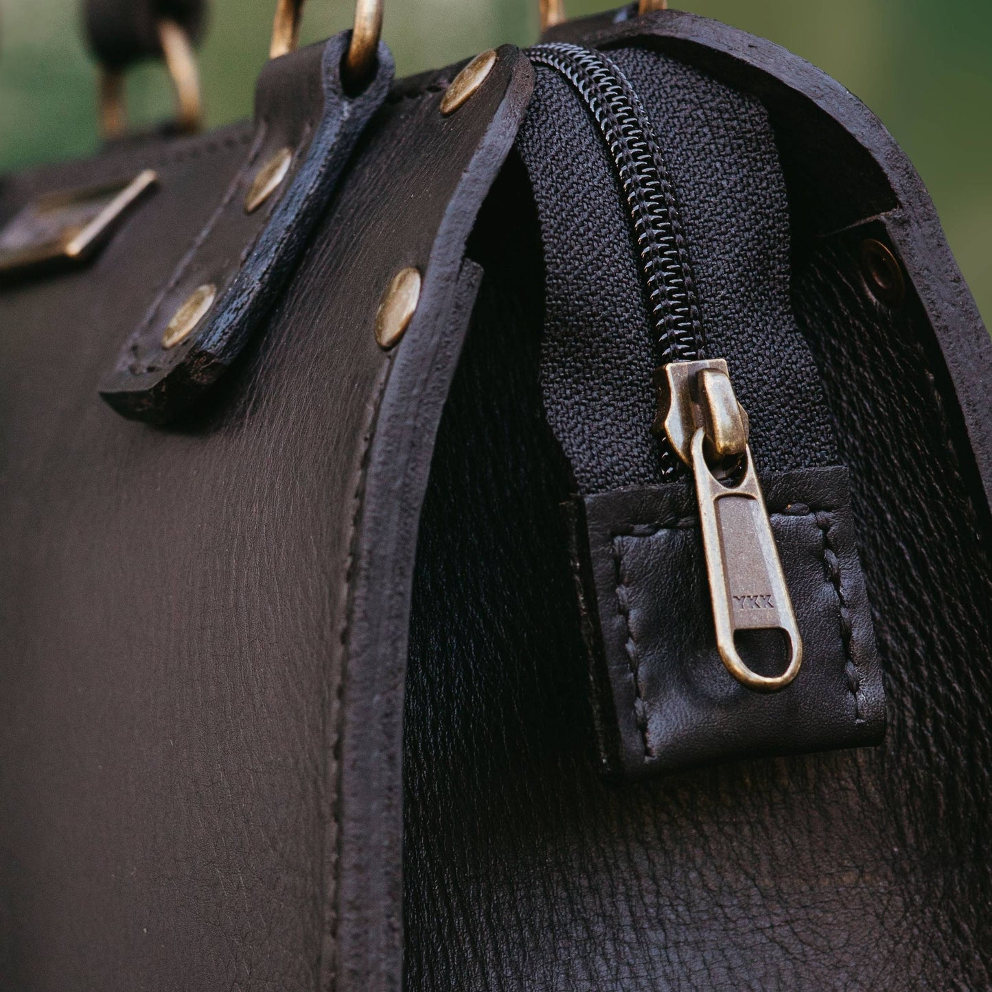 The Milla bag V2 - Black Bovine