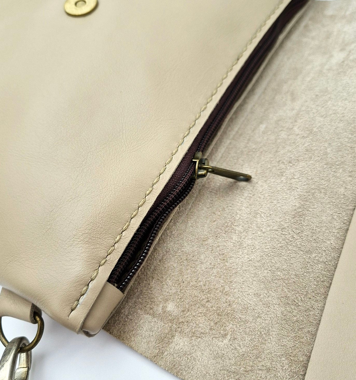 The Classic Sling Bag - Taupe