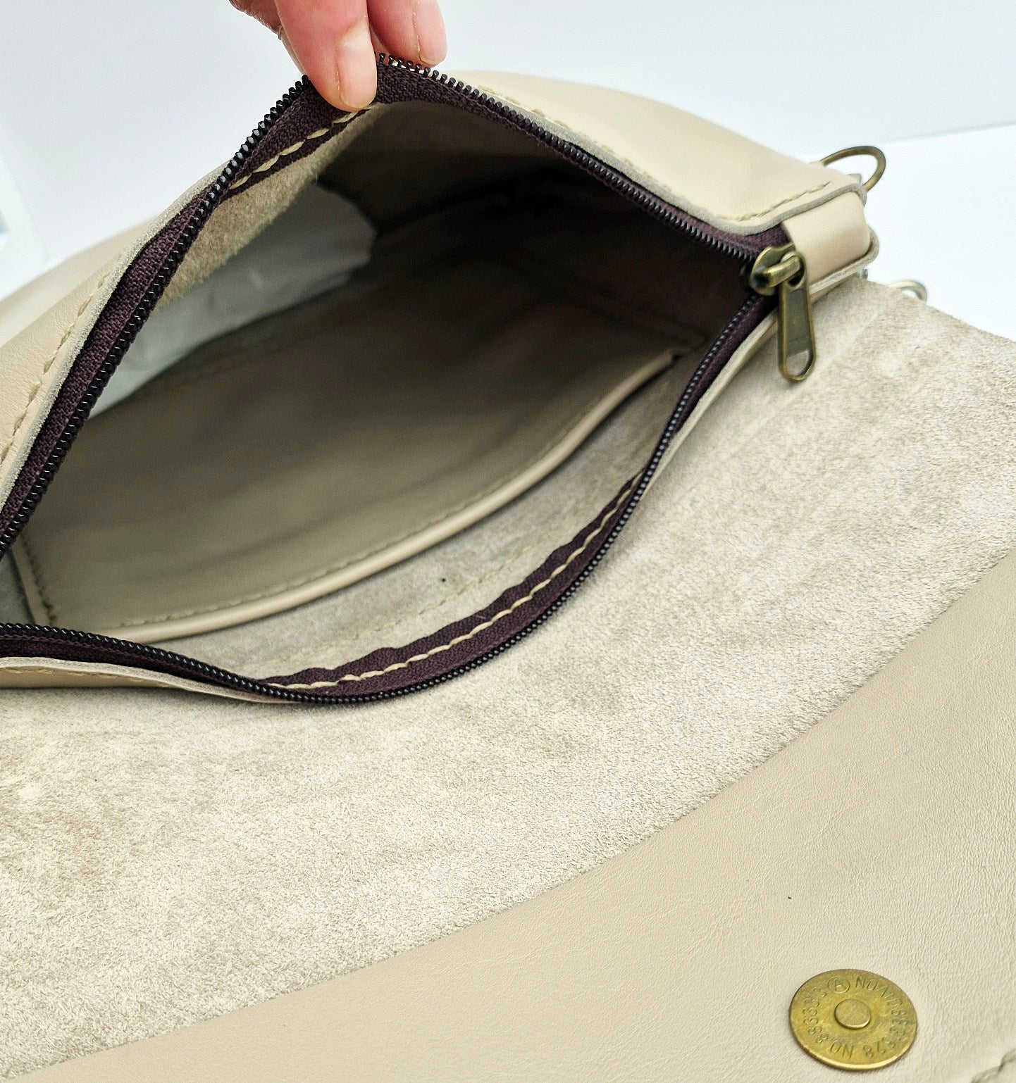 The Classic Sling Bag - Taupe