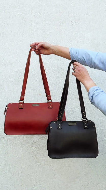 The Milla bag V2 - Black Bovine